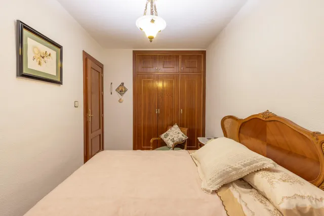 Amplio piso de 4 dormitorios en la prestigiosa urbanización Las Brisas – La Chana — 21