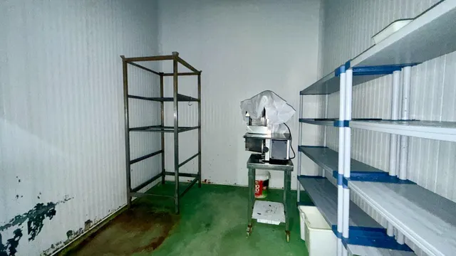 Tienda y fábrica de carne y embutidos en venta. Ref.2086 — 23