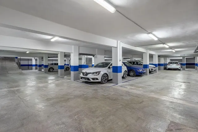 PARKING DE 30 PLAZAS EN PLENO CENTRO DE GRANADA — 12