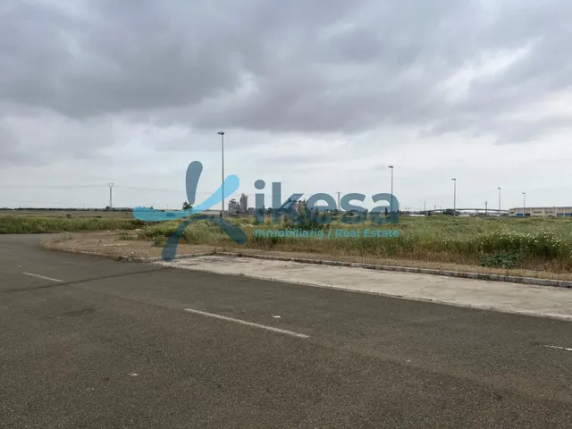 Venta de Suelo Urbano Terciario en Alcalá de Guadaíra (Sevil - foto 3