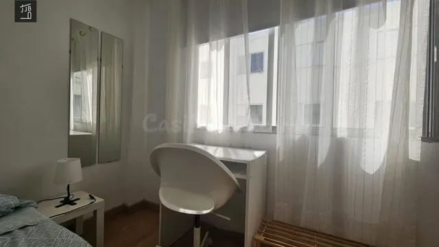 Alquiler de una habitación* en piso compartido* en Somosierr