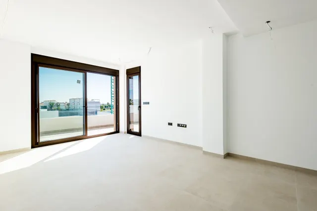 Apartamento de 3 dormitorios en Punta Prima — 12