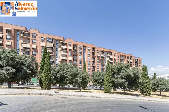 FANTASTICO PISO EN ROTONDA EUROPA — 41