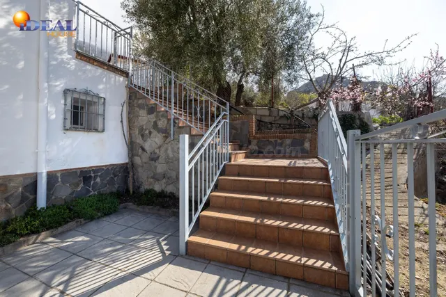 FINCA URBANA ÚNICA CON DOS VIVIENDAS EN GÜÉJAR SIERRA - foto 3