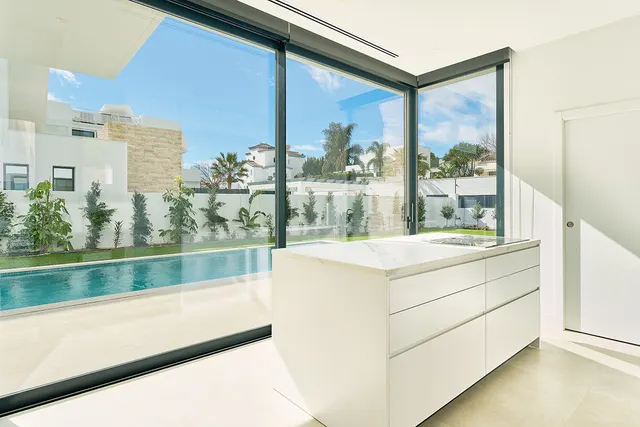 Chalet 4 habitaciones 361m² en venta - Costa Del Sol — 6
