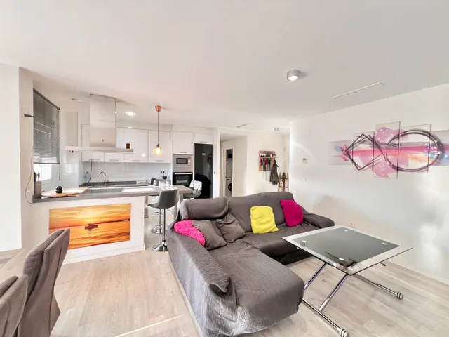 FANTASTICA VIVIENDA CERCA DEL TRAM — 4