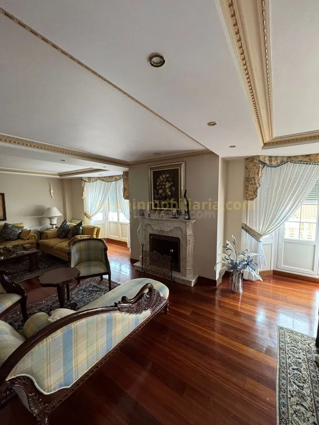 Chalet 7 habitaciones 630m² en venta - Centro — 34