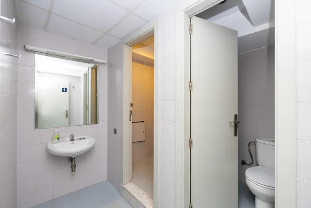 Local comercial con casi 1000 m2 en plena Gran via de Granada. Oportunidad única y exclusiva — 12