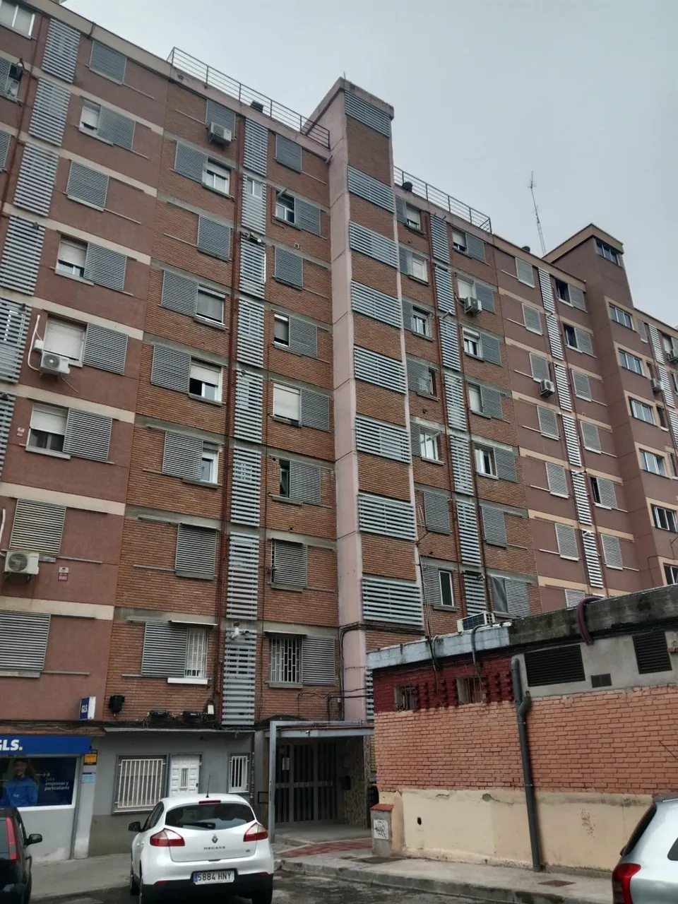 Gespain aluche-campamento, ofrece en exclusiva piso en calle  tembleque