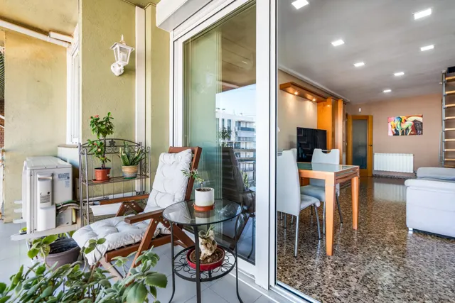 DÚPLEX con 3 DORMITORIOS mas BUHARDILLA, 2 BAÑOS, BALCÓN, VI - foto 4