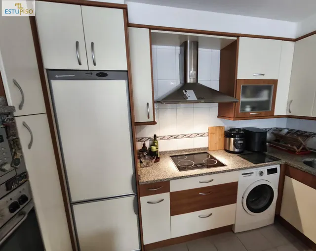 ¡TU OPORTUNIDAD EN SALBURUA! 85m2-3 habitaciones, SUR, garaje y trastero incl. - Urbanización zonas verdes  + Trastero 16m2 — 11