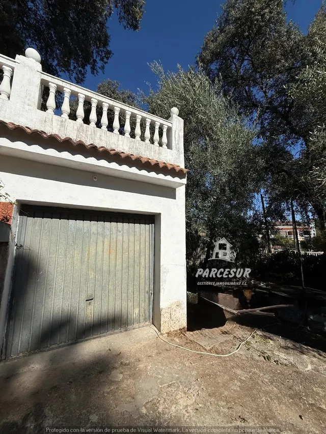 Chalet Independiente con piscina, en la zona de Alcolea. — 26