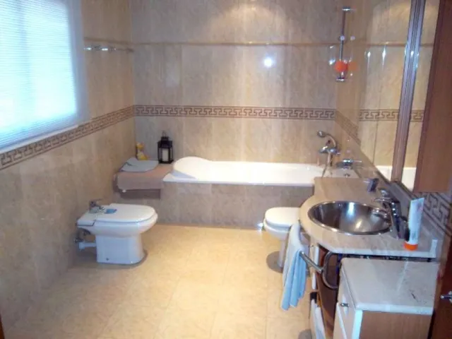 Chalet individual 5 hab. en Vilafortuny. Parcela 1.500 m2. Piscina. — 9