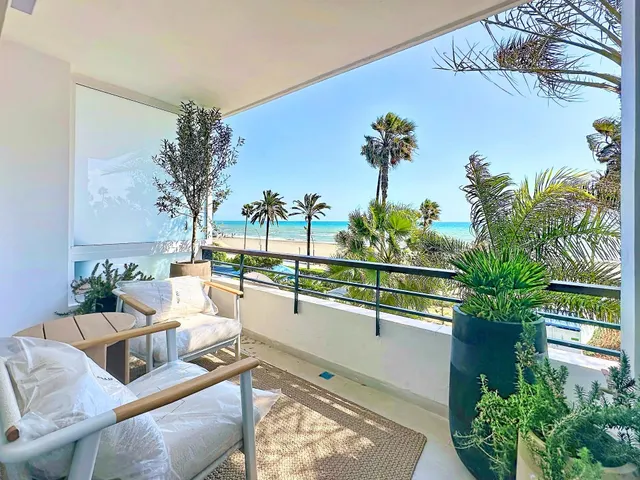 Exclusiva oportunidad de inversión en primera línea de playa - foto 5