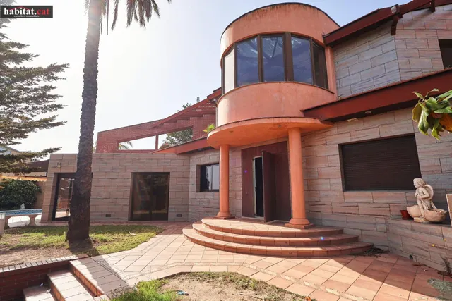 Espectacular casa esquinera en el aragai - Vilanova i la Geltrú — 39