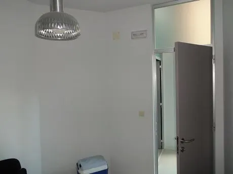LOCAL COMERCIAL EN PERFECTO ESTADO MUY CERCA DE CENTRO COMERCIAL AS CANCELAS — 10