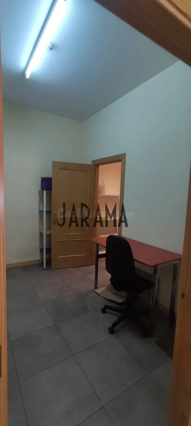 LOCAL COMERCIAL CON POSIBILIDAD DE CONVERSIÓN A VIVIENDA EN  - foto 4