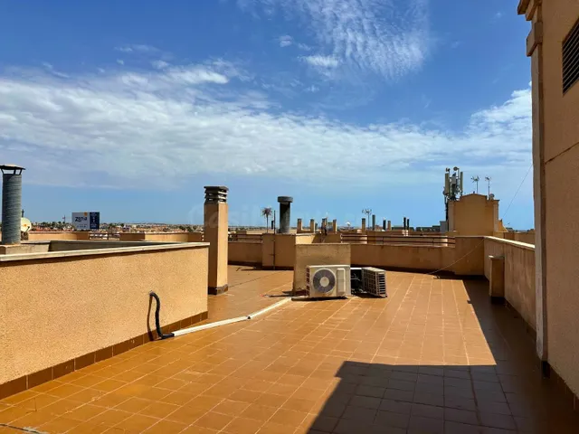 APARTAMENTO DE 2 DORMITORIOS Y 1 BAÑO EN AGUA MARINA ( ORIHUELA COSTA ) — 27