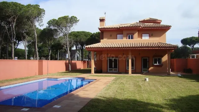 CHALET DE 2 PLANTAS INDEPENDIENTE EN LA BARROSA CON 1200 M2 