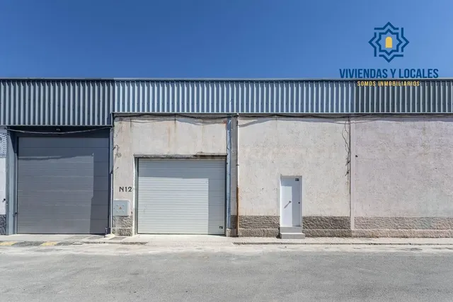 NAVE INDUSTRIAL EN POL. ASEGRA, PELIGROS. — 2