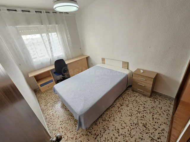 2 habitaciones DISPONIBLES! EXCLUSIVO PARA CHICAS ESTUDIANTE