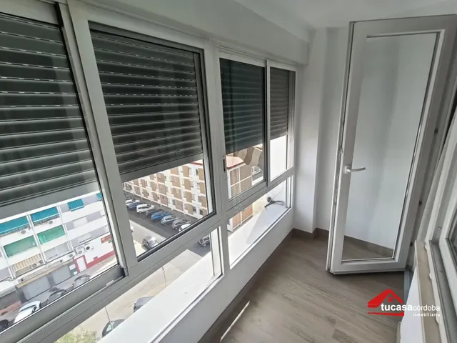 AMPLIO PISO DE 3 DORMITORIOS CON ASCENSOR EN LA FUENSANTA — 23
