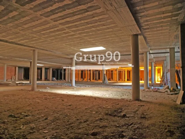 El local ideal para tu negocio, 2.000m2 en Lleida — 11