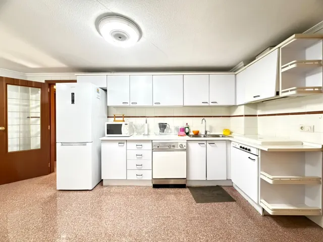 Vivienda con vistas a Plaza América, 3 dormitorios y garaje incluido — 9