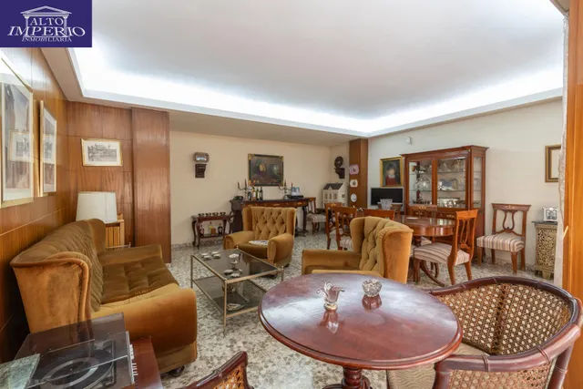 Amplia vivienda en pleno centro de Granada — 6