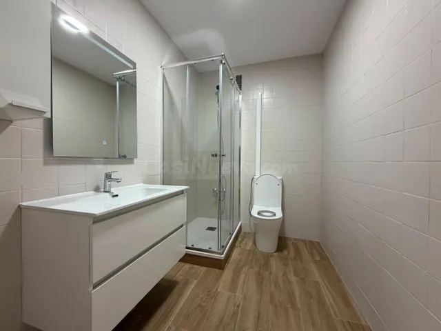 Apartamento con terraza, Alicante, Torrevieja, Playa del Acequión. 3 habitaciones, 108 m2, 90 metros al mar — 18