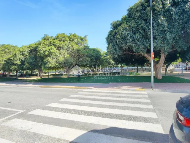 SE ALQUILA LOCAL COMERCIAL DIAFANO ENFRENTE DEL PARQUE DE LA - foto 5