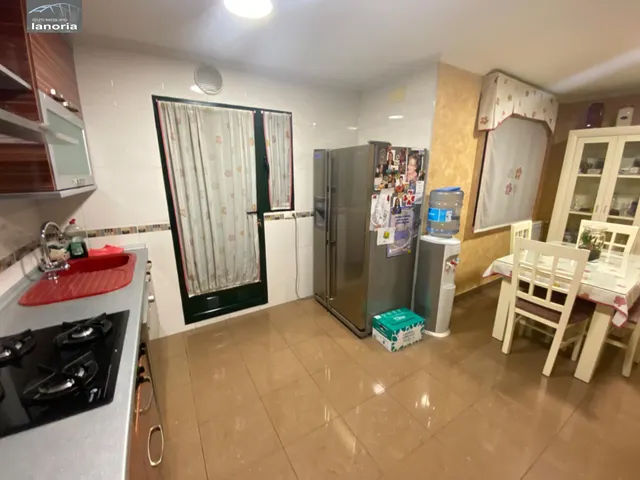 Grupo la Noria VENDE ADOSADO Amueblado y Equipado. Zona Barrio IMAGINALIA — 14