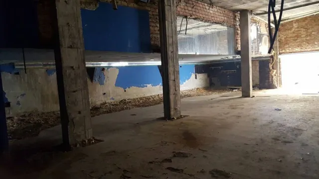 Muy buen local comercial en zona centro de Alhaurin el Grande. — 8