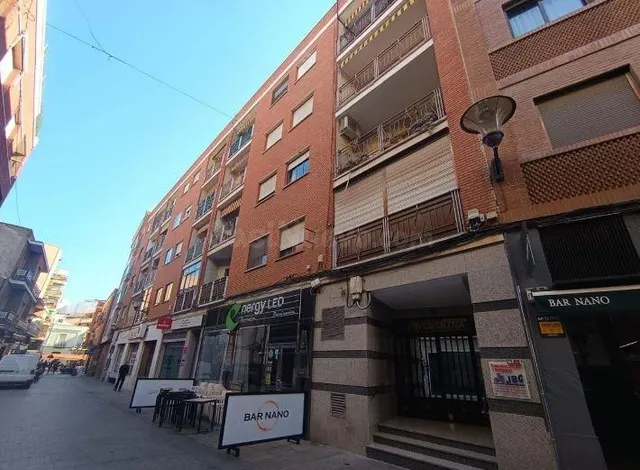 SE VENDE piso OKUPA en C Calzada de Puertollano - foto 3