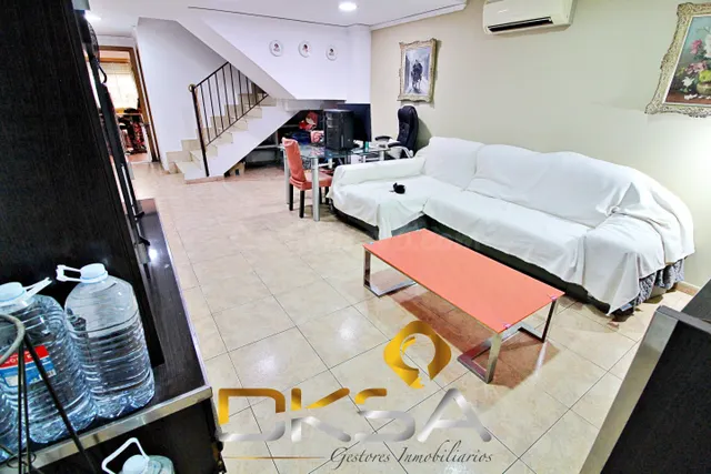 Bonito adosado en venta en Almazora - foto 2