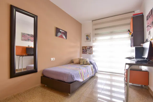 Moderna y seminueva casa en Paiporta en zona tranquila, sin finca delante — 32
