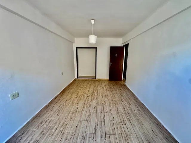 Piso de 3 habitaciones con ascensor junto a calle Aragón – Palma — 20