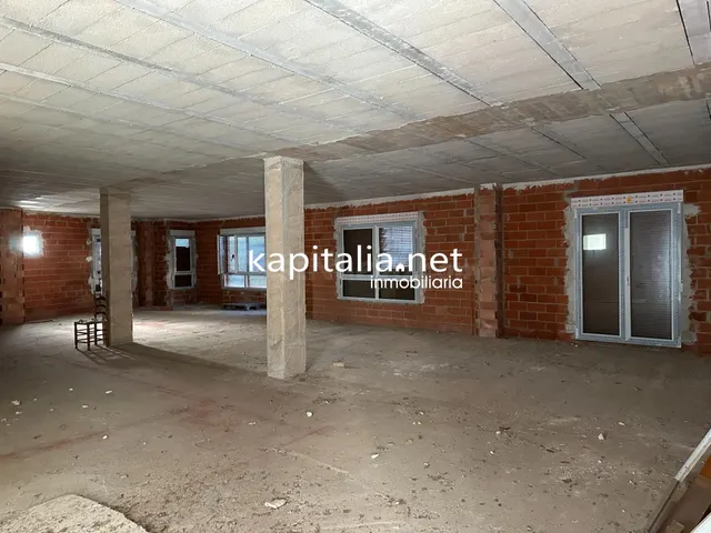EDIFICIO A LA VENTA EN AGULLENT - foto 2