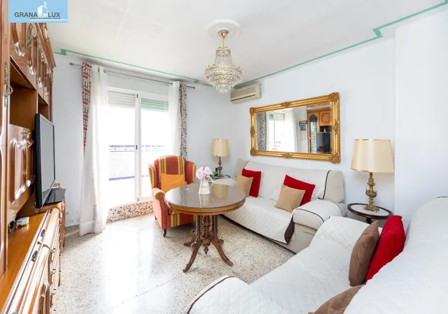 ¡Oportunidad única! Ático de 4 dormitorios y 2 baños con gran terraza frente al Colegio Agustinos (Arabial) — 19