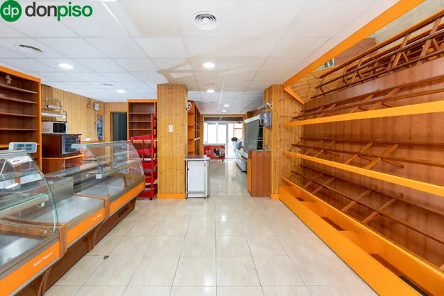 LOCAL COMERCIAL EN EL CHARCÓN — 2