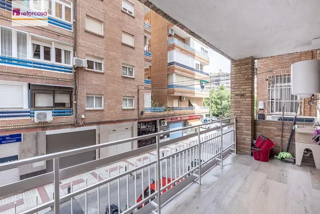 Piso reformado en Avenida Barcelona — 2