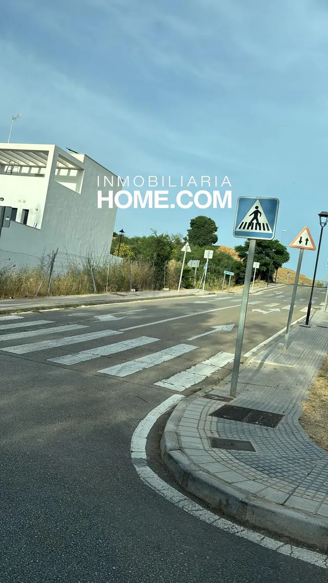Parcela Urbana de Esquina 100% Edificable en el Centro de Alhaurín de la Torre — 4