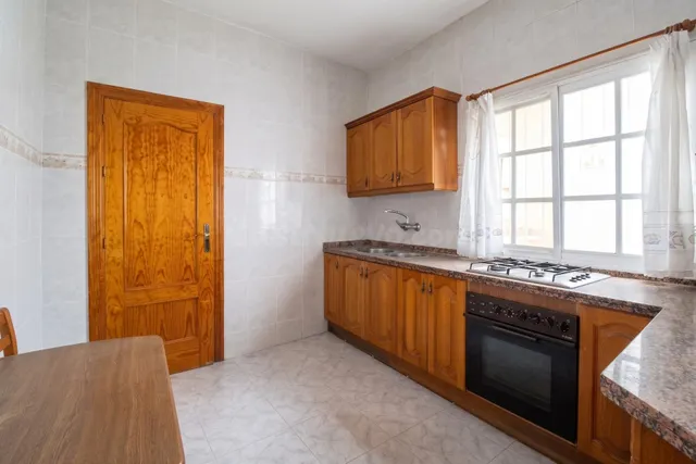 Casa con posibilidad de Piscina y Garaje cerca del centro de - foto 5