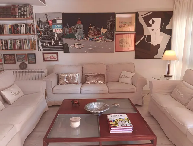 Espectacular adosado con buhardilla , apartamento independiente con baño y sin cocina, garaje doble y piscina en zona residencial premium — 8