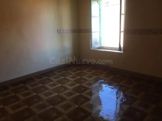 SE VENDE CASA EN NAVEROS DE PISUERGA - foto 2
