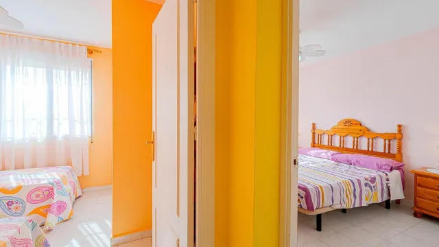 Bungalow en planta baja de 3 dormitorios con jardín y piscina comunitaria en Torrevieja — 12