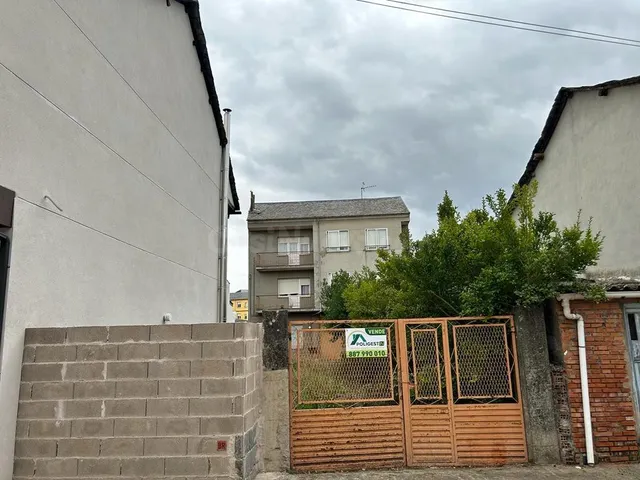 Casa Solar en el Centro de Cacabelos - Oportunidad Única €19 - foto 2