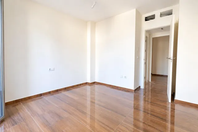 Piso Junto a Esquina del Convento — 18