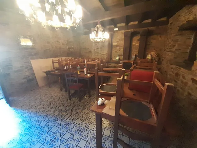 CASA ESTILO RUSTICO CON JARDIN EN CANEDO. EL BIERZO — 10