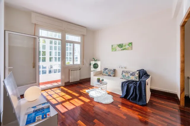 Alegre piso con encanto, muy luminoso y a un paso del mar en - foto 4